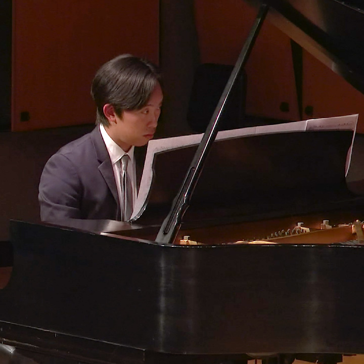 Jeremy Lee performing at the 2022 Student Soloists Recital.
