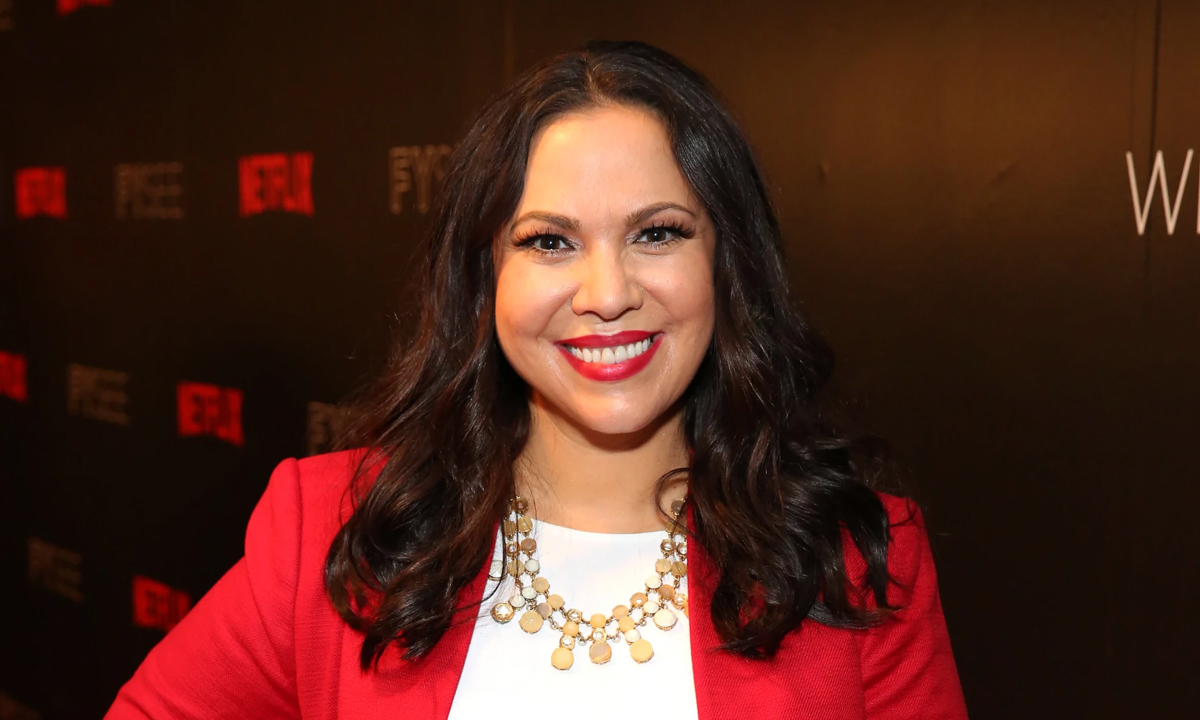 Photo of Gloria Calderon Kellet at an event.
